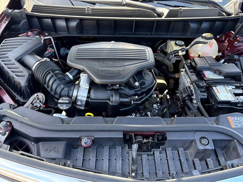 Used 2017 Cadillac XT5 Luxury w/ Driver Awareness Package image 42