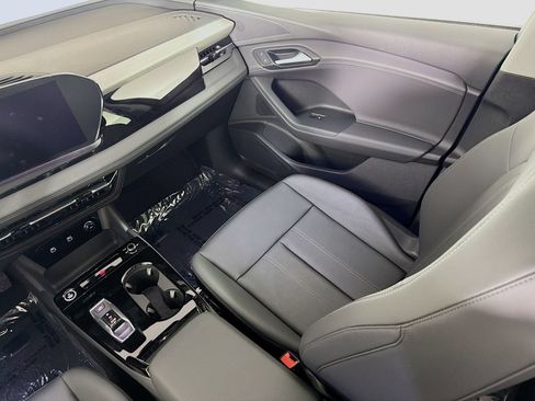 Certified 2025 Audi Q6 e-tron Premium w/ Convenience Package AWD/4WD image 23