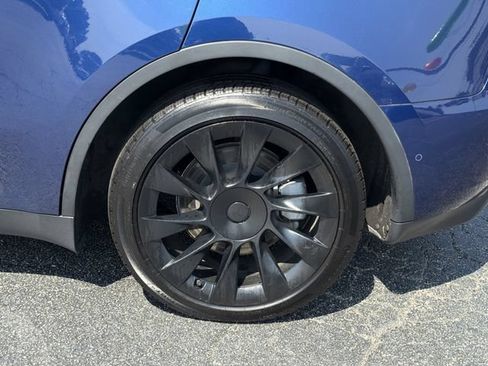 Used 2022 Tesla Model Y Long Range AWD/4WD image 12
