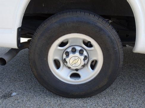 Used 2024 Chevrolet Express 2500 w/ Driver Convenience Package RWD image 23