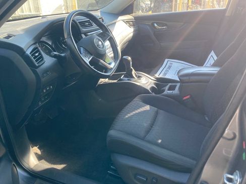 Used 2019 Nissan Rogue SV w/ Sun & Sound Touring Package AWD/4WD image 12