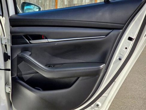 Used 2020 MAZDA MAZDA3 Select image 32