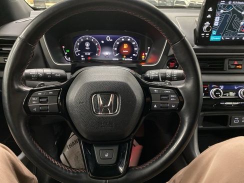 Used 2025 Honda Pilot Black Edition image 19