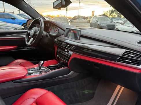 Used 2015 BMW X6 M image 28