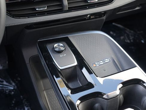 Used 2025 Buick Enclave Preferred image 24