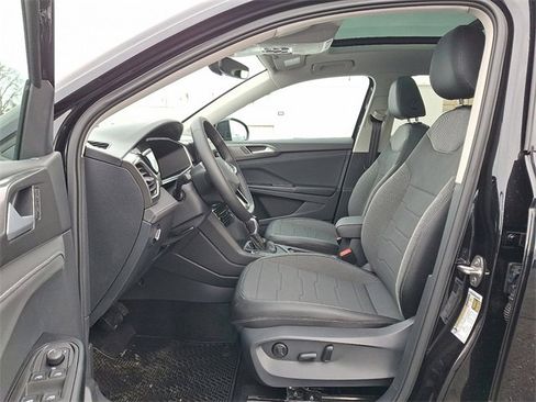 New 2026 Volkswagen Taos SE image 6