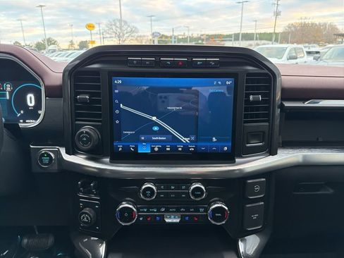 Certified 2022 Ford F150 Lariat w/ Equipment Group 502A High image 28