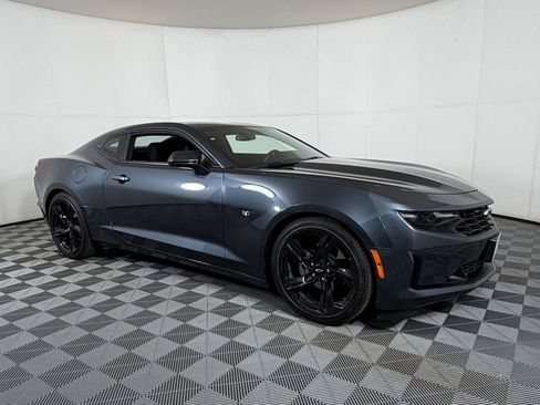 Used 2021 Chevrolet Camaro LT image 1