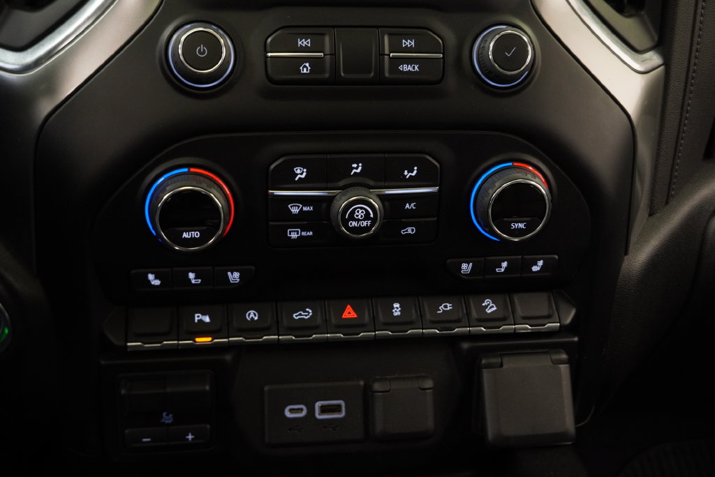 Certified 2021 Chevrolet Silverado 1500 LTZ w/ Z71 Off-Road Package AWD/4WD image 34