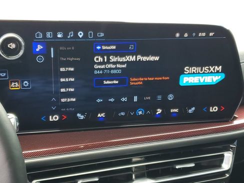 Used 2025 Chevrolet Traverse Z71 w/ Driver Confidence Package AWD/4WD image 19