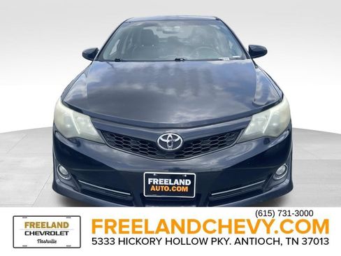 Used 2012 Toyota Camry SE FWD image 2