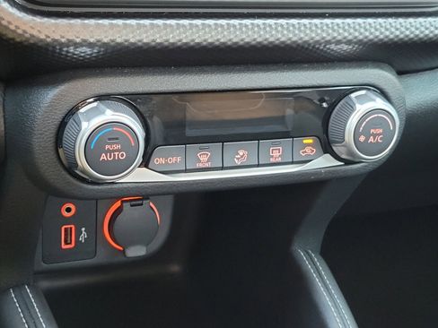 Certified 2020 Nissan Kicks SV image 26