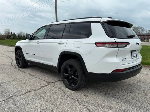 Certified 2023 Jeep Grand Cherokee L Laredo image 9