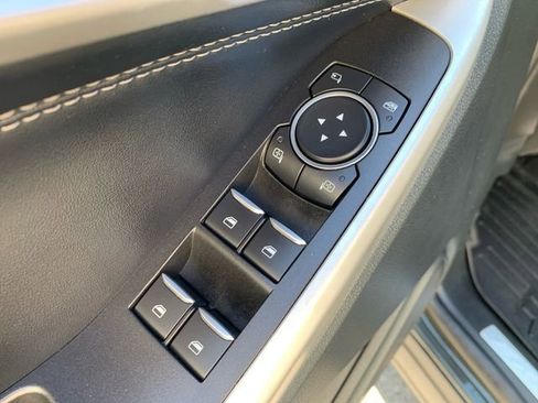 Used 2022 Ford Explorer Limited w/ Equipment Group 301A image 18