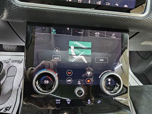 Used 2018 Land Rover Range Rover Velar AWD/4WD image 31