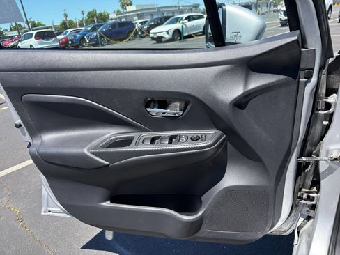 Used 2025 Nissan Versa SV FWD image 18