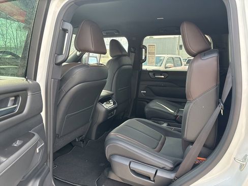 New 2026 Nissan Armada SL w/ Captain's Chari Seat Package image 15