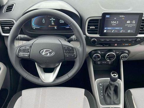 New 2025 Hyundai Venue SEL FWD image 17