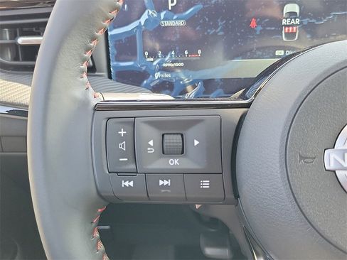 New 2025 Nissan Kicks SR image 6