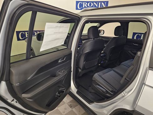 New 2025 Jeep Grand Cherokee L Laredo w/ Luxury Tech Group I AWD/4WD image 37