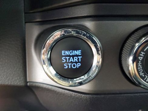 Used 2022 Toyota Tacoma TRD Off-Road AWD/4WD image 29