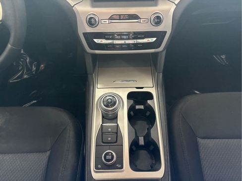 Used 2022 Ford Explorer XLT AWD/4WD image 13