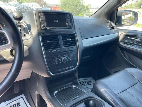 Used 2019 Dodge Grand Caravan GT image 14