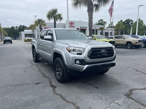 Used 2023 Toyota Tacoma SR5 w/ Technology Package AWD/4WD image 2