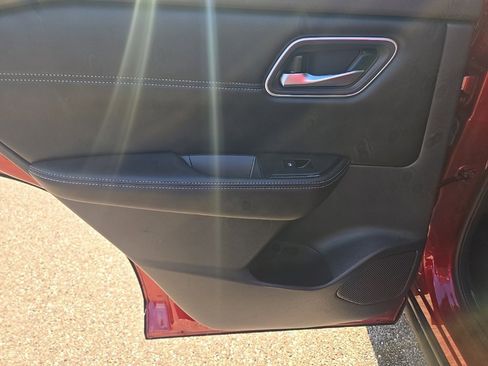 Used 2021 Nissan Rogue SV w/ Premium Package image 35