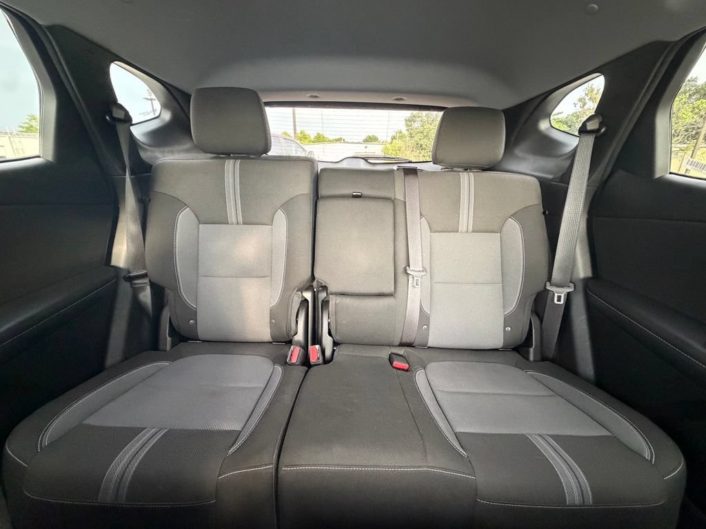 Used 2025 Chevrolet Blazer LT FWD image 24