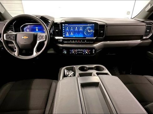 Used 2024 Chevrolet Silverado 1500 LT AWD/4WD image 18
