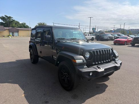 Used 2020 Jeep Wrangler Unlimited Sport AWD/4WD image 3