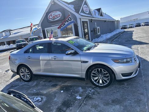 Used 2013 Ford Taurus Limited image 11