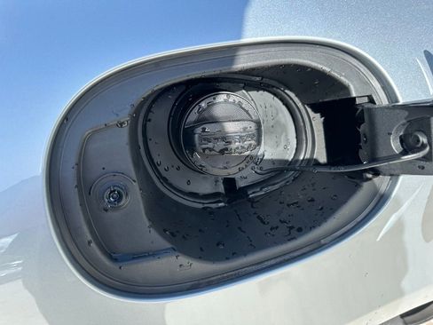 Certified 2025 Porsche Macan Turbo image 35