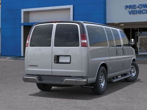 New 2026 Chevrolet Express 2500 LT image 4