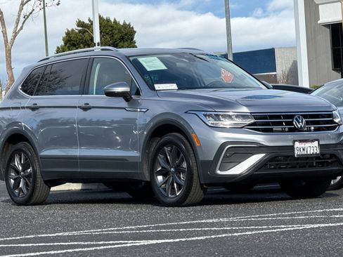 Used 2024 Volkswagen Tiguan SE image 6
