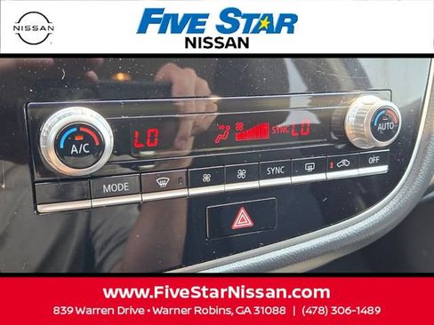 Used 2020 Mitsubishi Outlander ES FWD image 21