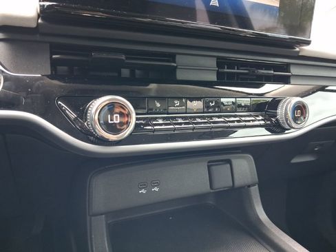 Certified 2025 Honda Prologue Touring image 28