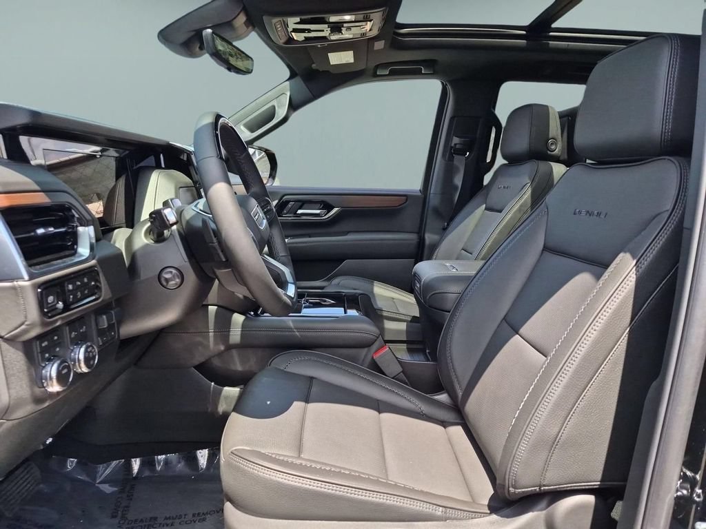 New 2026 GMC Yukon Denali w/ Advanced Technology Package AWD/4WD image 17