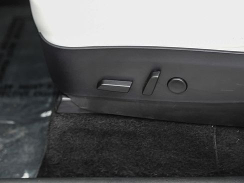 Used 2020 Tesla Model Y Long Range AWD/4WD image 19