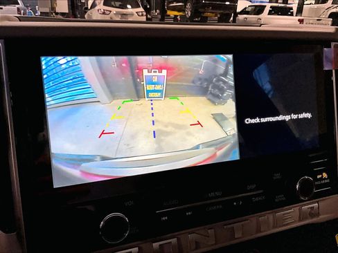 Used 2025 Nissan Frontier SV image 19