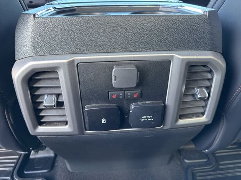Used 2022 Ford F350 Platinum w/ FX4 Off-Road Package AWD/4WD image 19