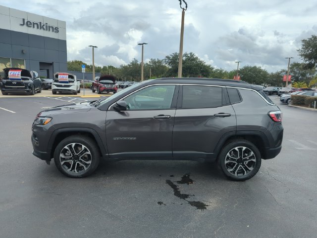 Used 2024 Jeep Compass Limited AWD/4WD image 11