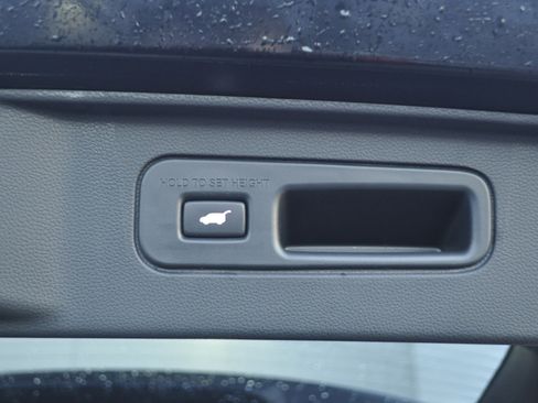 Used 2023 Honda Pilot EX-L image 12