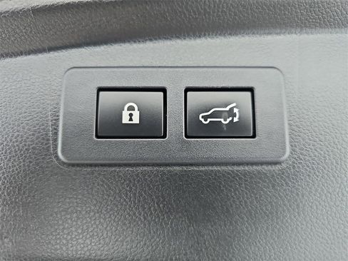 Used 2020 Subaru Outback Premium image 13