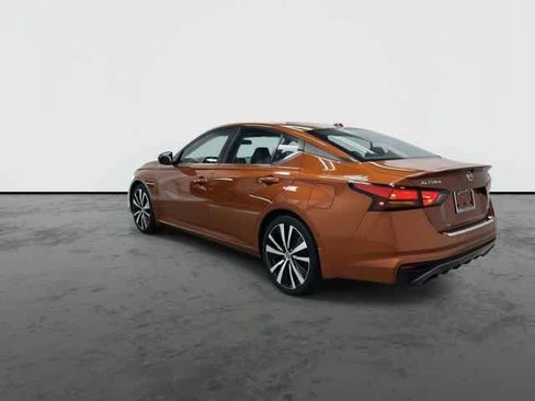 Used 2022 Nissan Altima 2.0 SR FWD image 9