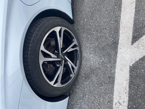 Used 2023 Audi e-tron GT Premium Plus w/ Performance Package image 2