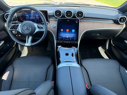 Used 2025 Mercedes-Benz C 300 4MATIC Sedan image 2