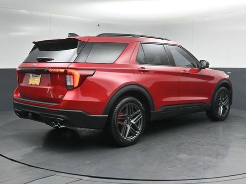 Certified 2025 Ford Explorer ST AWD/4WD image 7
