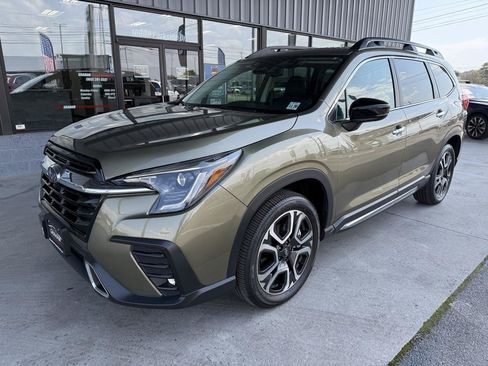 Used 2025 Subaru Ascent Touring AWD/4WD image 1